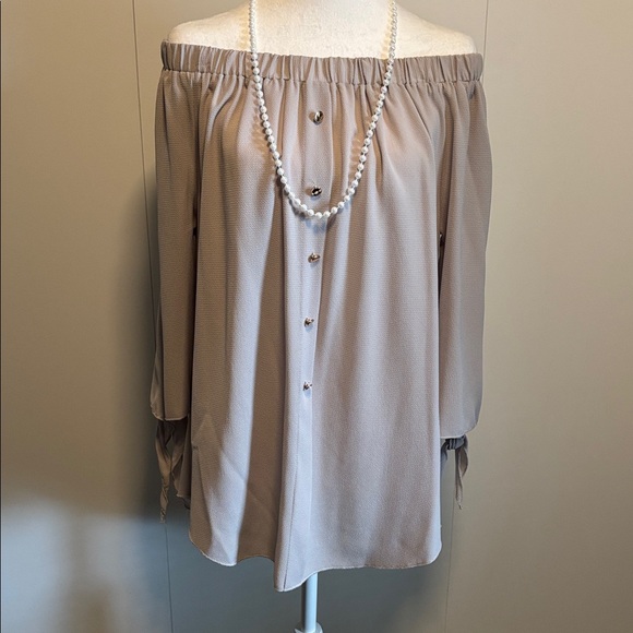 Suzy Shier Off-Shoulder Blouse in Light Beige - Picture 1 of 4